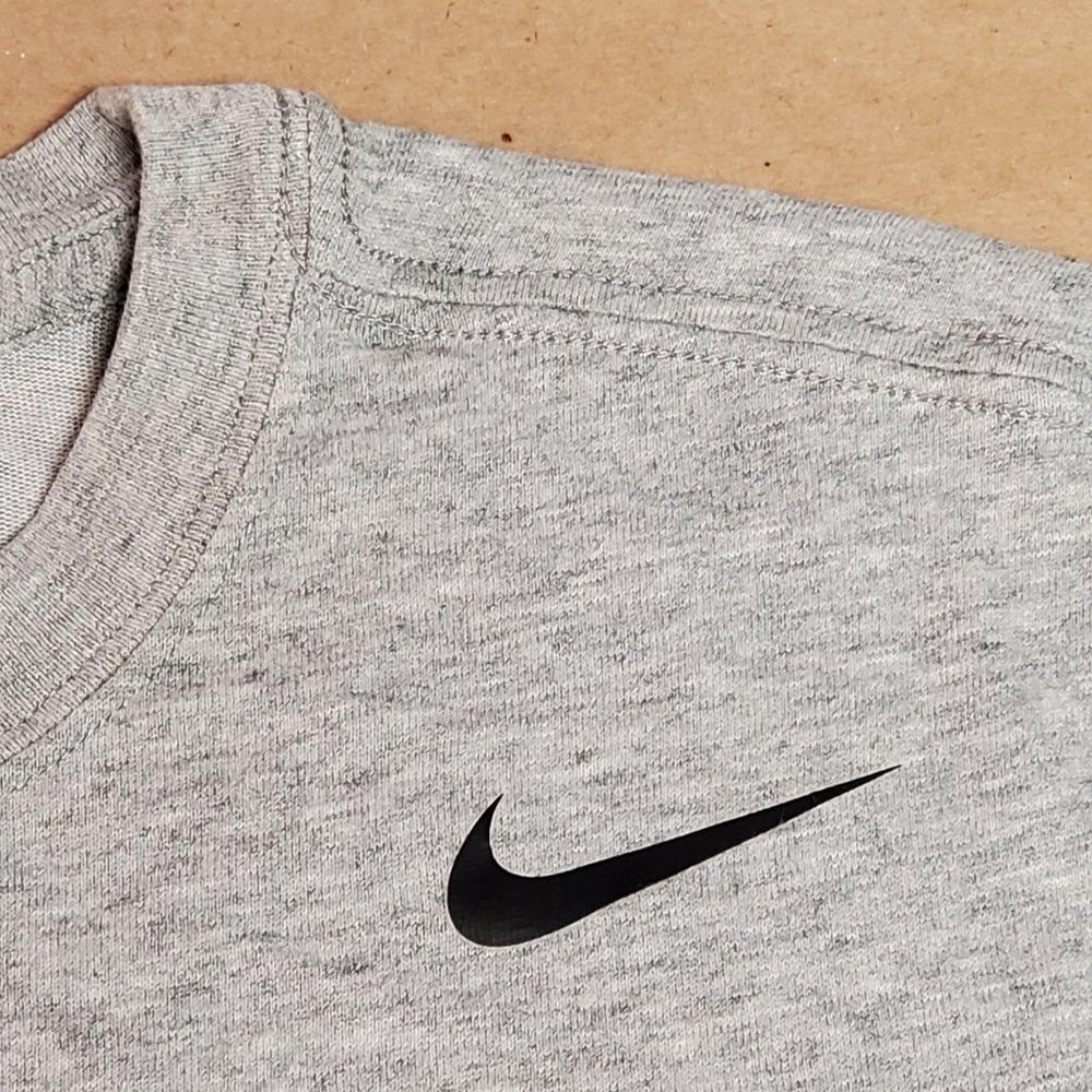 Nike Dri-FIT Tee Size Small Grey - Picture 6 of 10